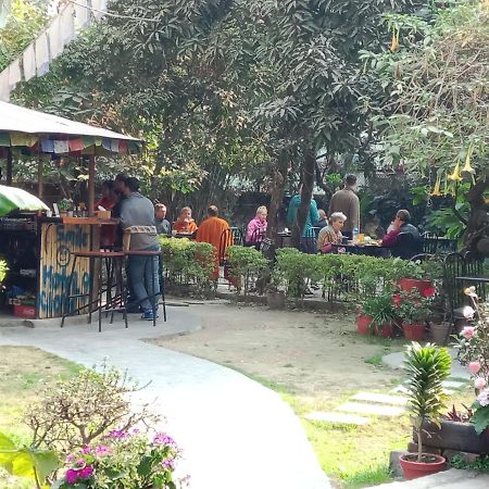 Hotel Lotus Garden Катманду Экстерьер фото