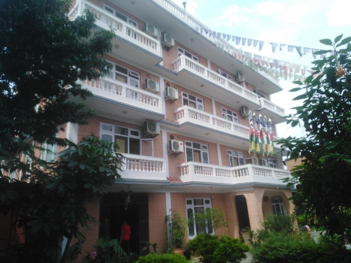 Hotel Lotus Garden Катманду Экстерьер фото