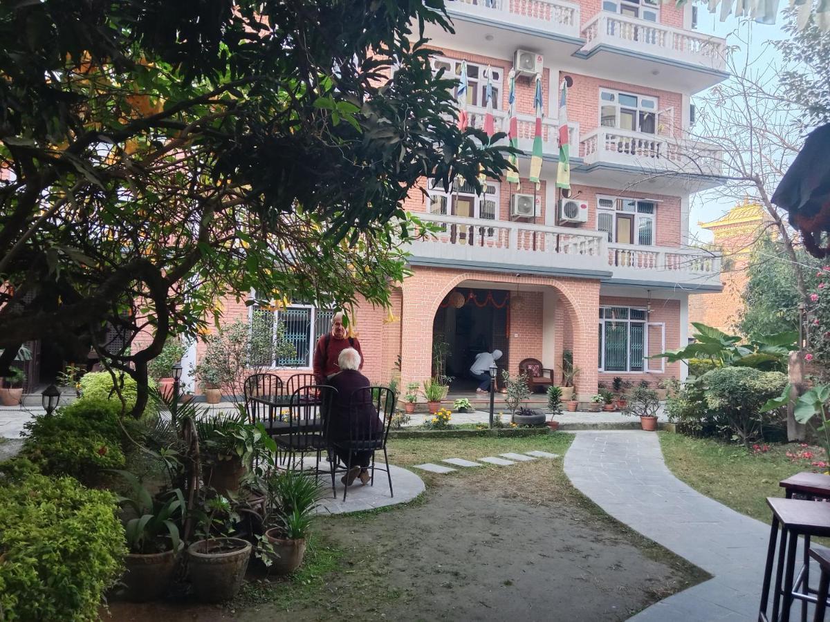 Hotel Lotus Garden Катманду Экстерьер фото