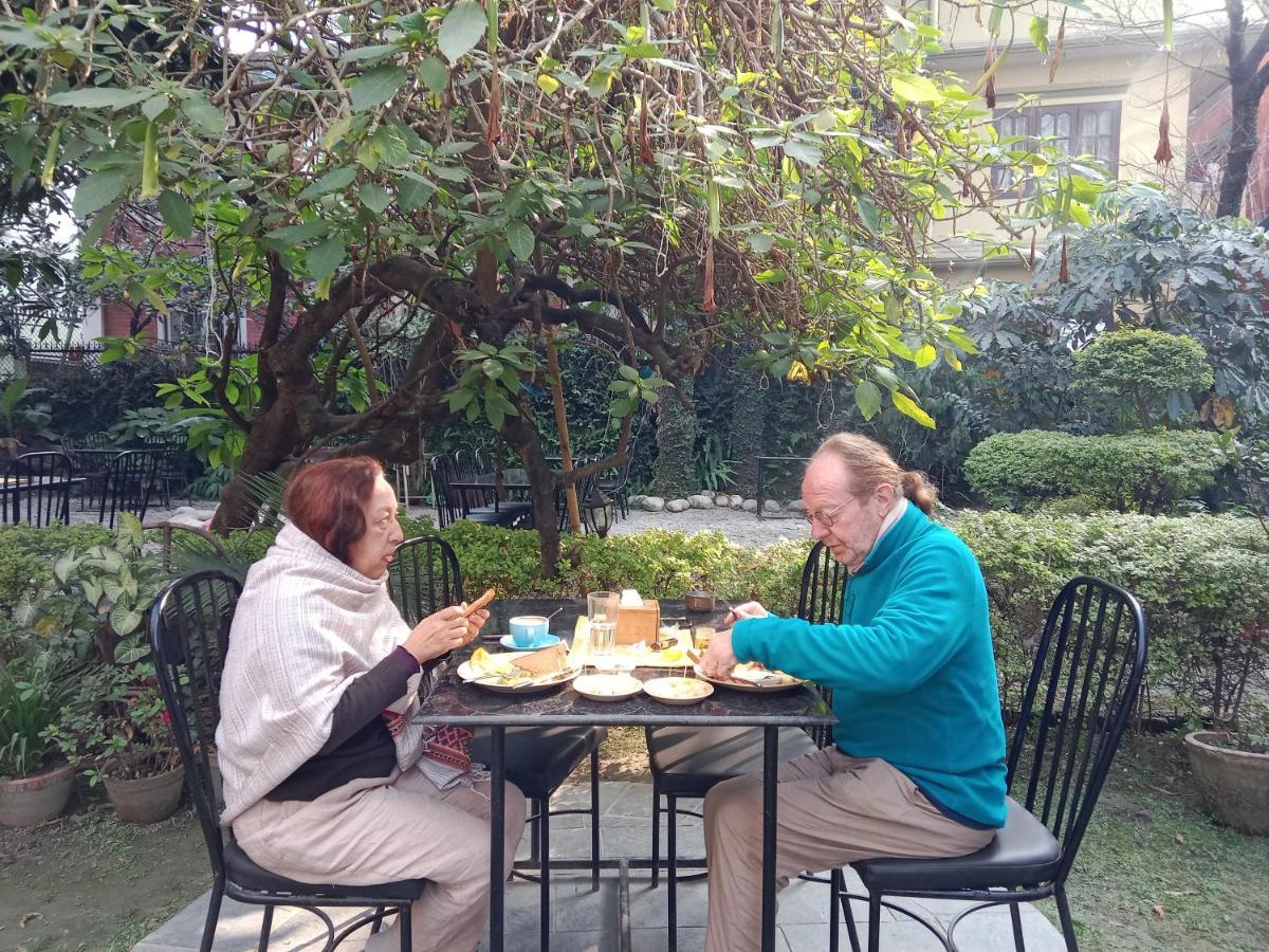Hotel Lotus Garden Катманду Экстерьер фото