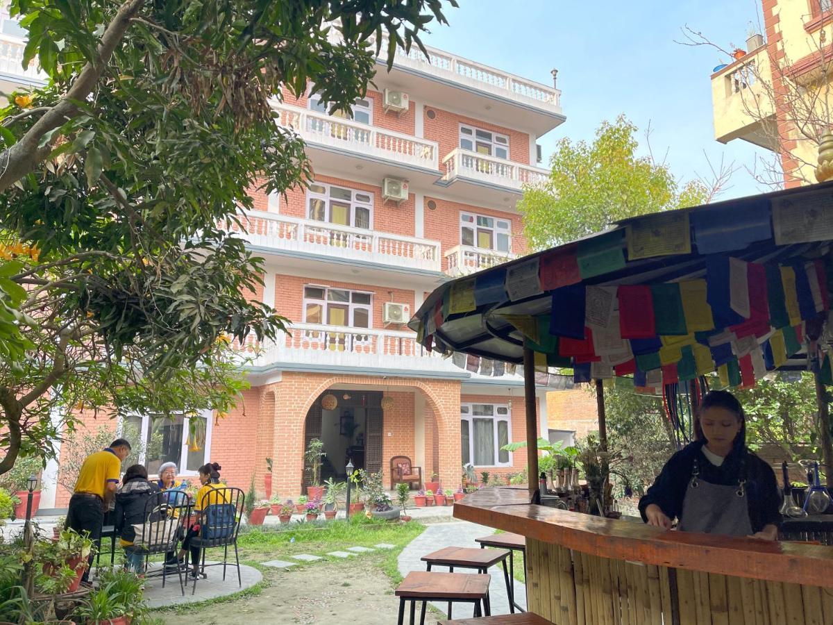 Hotel Lotus Garden Катманду Экстерьер фото